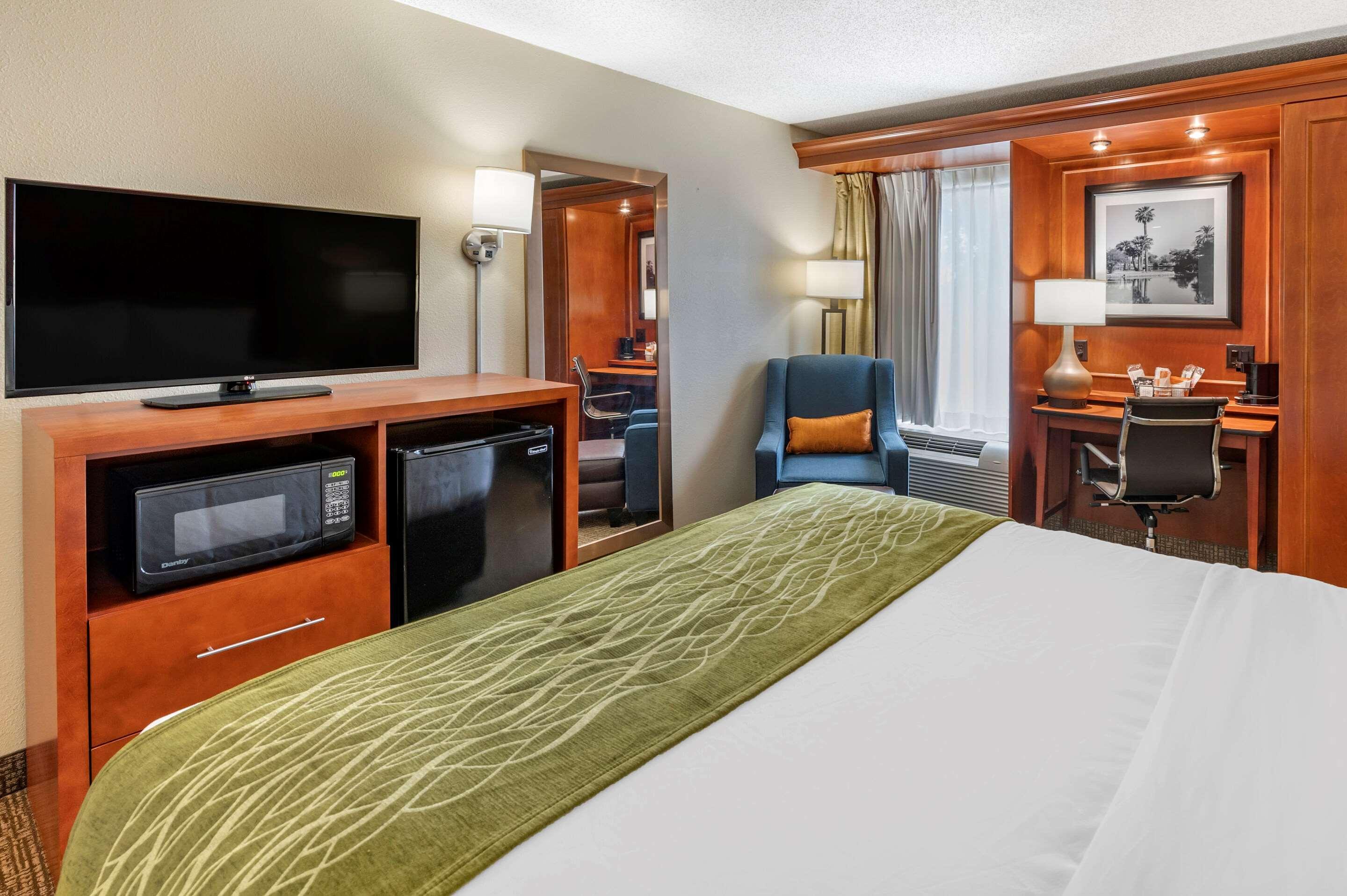 Comfort Inn Oxford - University Area Экстерьер фото