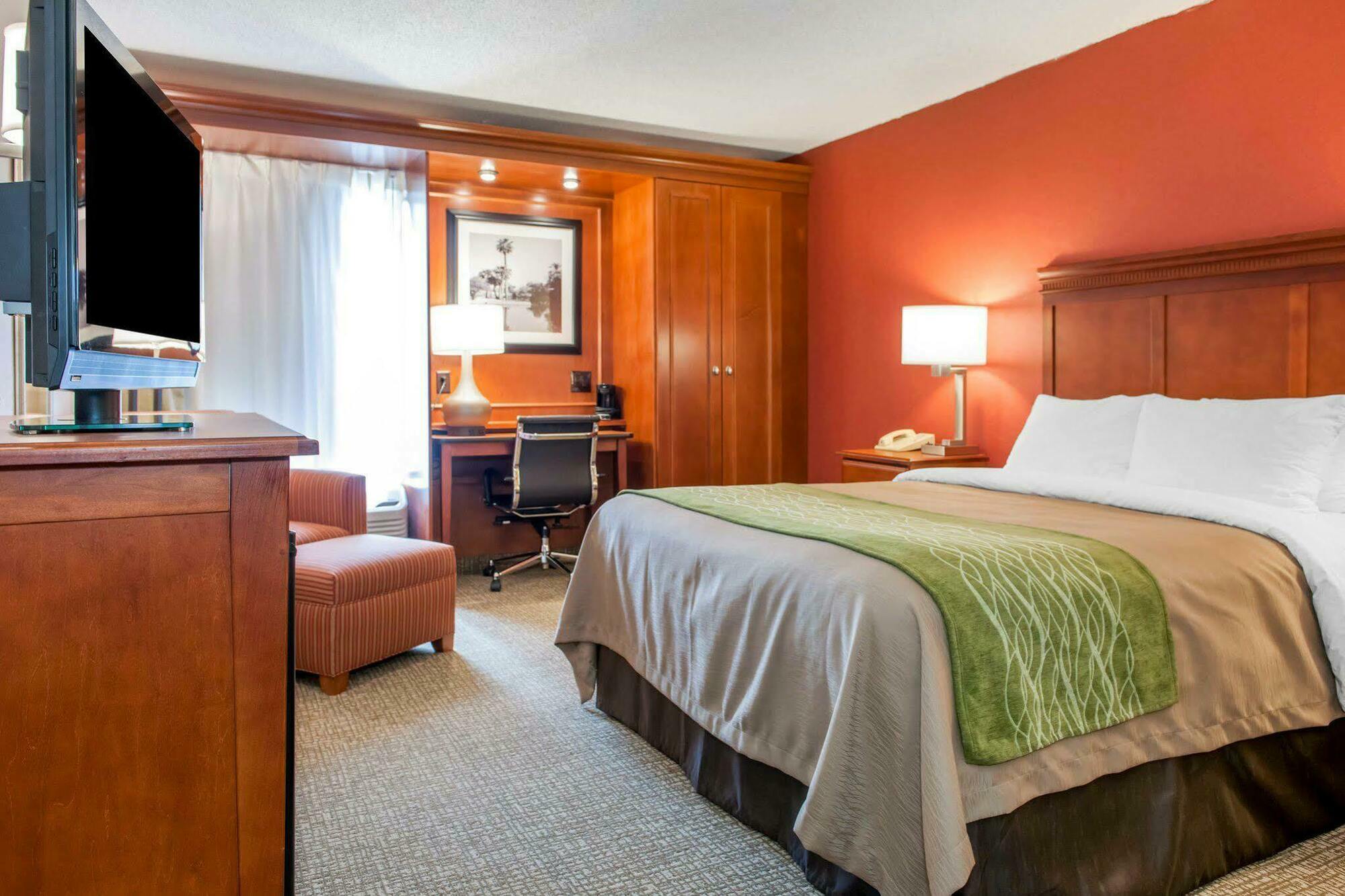 Comfort Inn Oxford - University Area Экстерьер фото